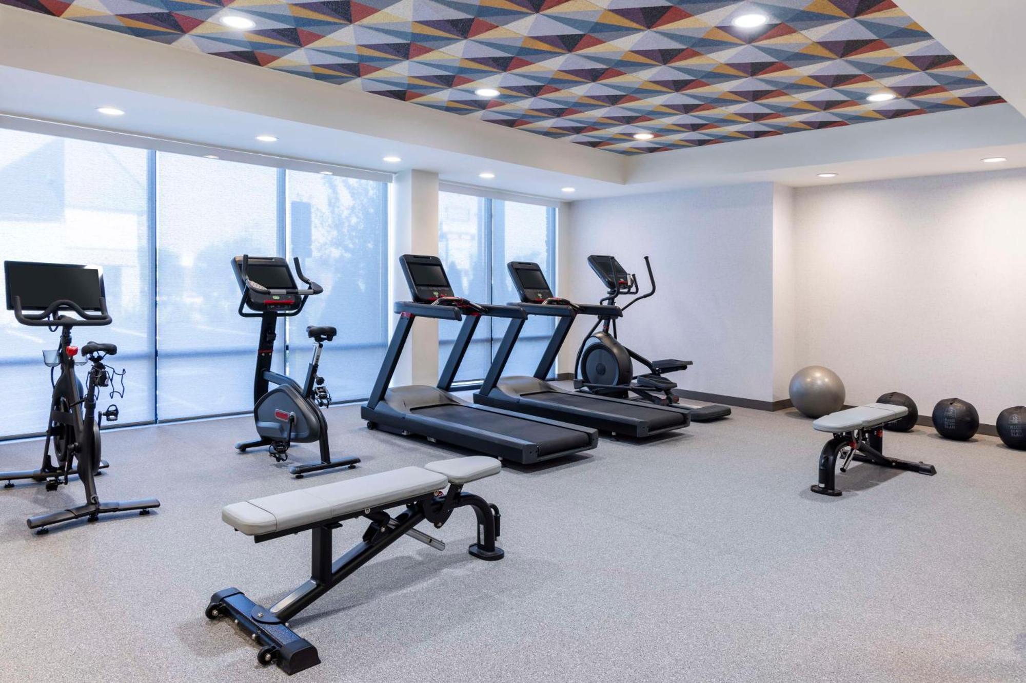 Home2 Suites By Hilton East Haven New Haven ภายนอก รูปภาพ