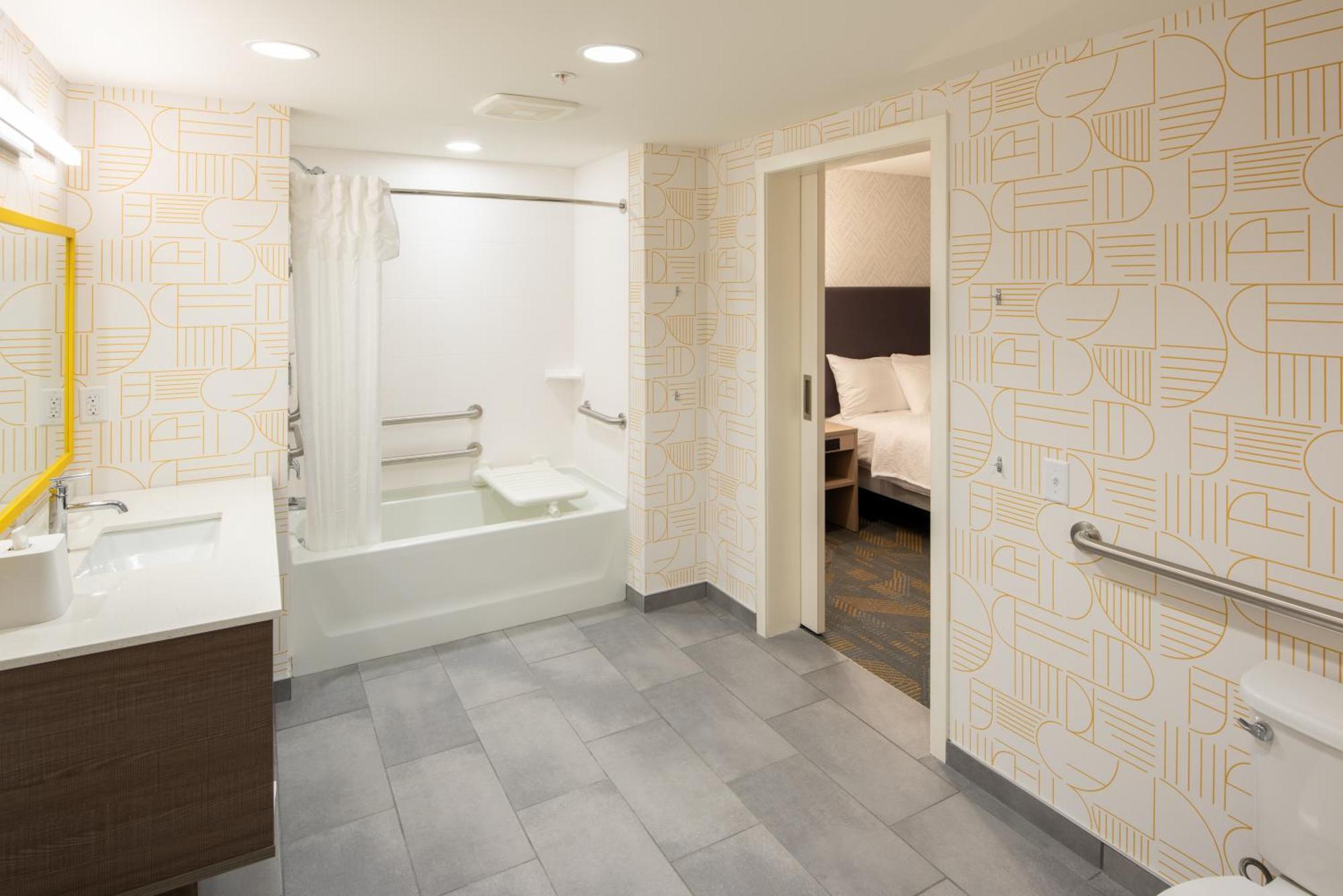 Home2 Suites By Hilton East Haven New Haven ภายนอก รูปภาพ
