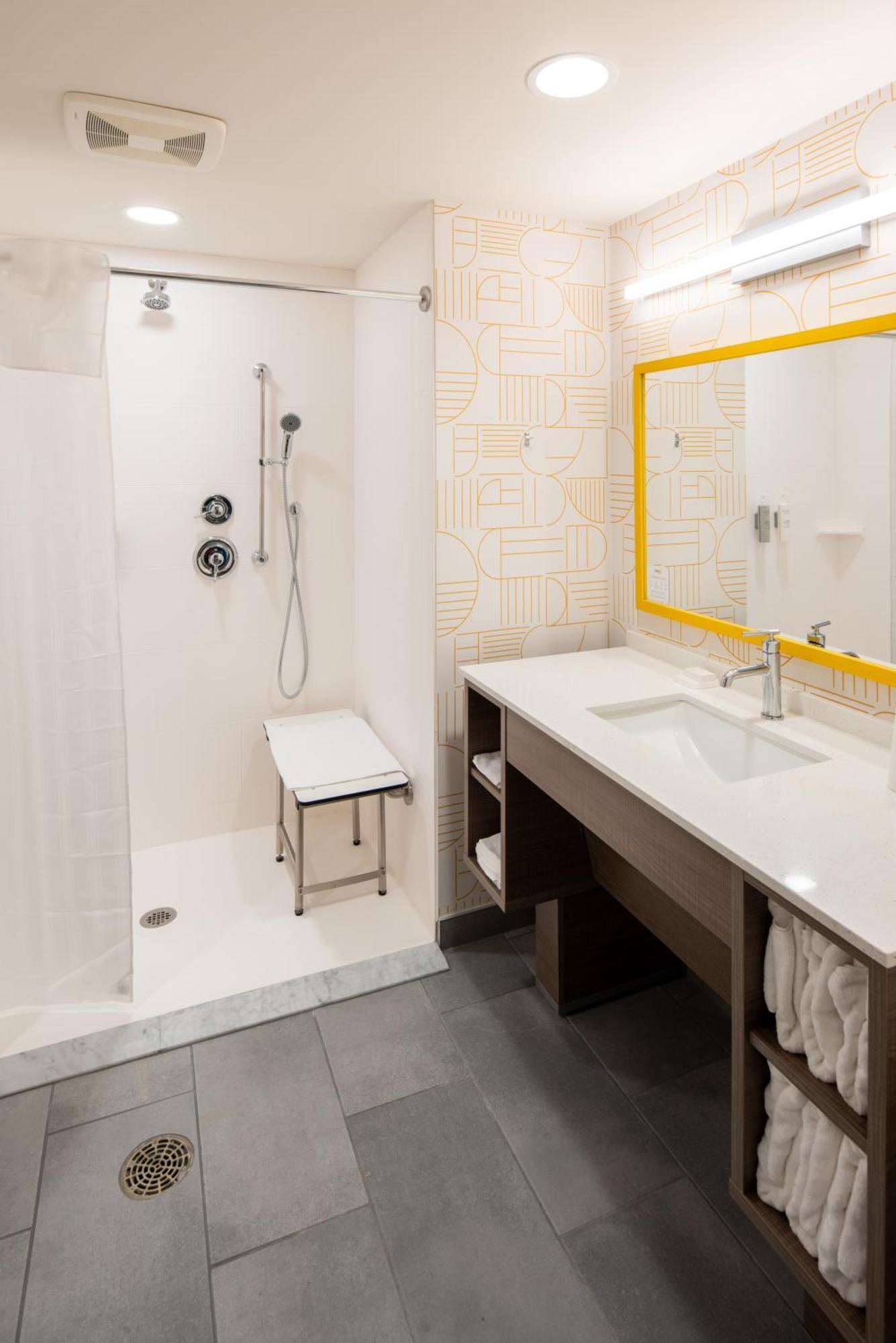 Home2 Suites By Hilton East Haven New Haven ภายนอก รูปภาพ